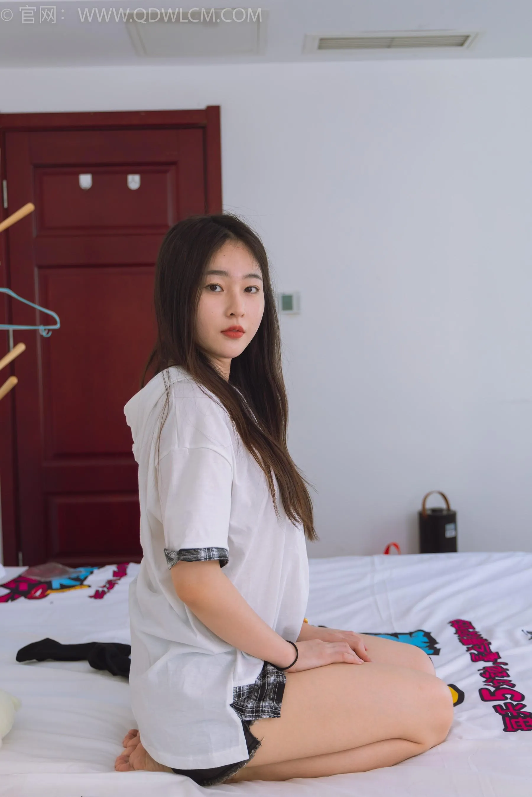 物恋传媒 NO.1529 美兔-秋日落叶 [151P]插图7